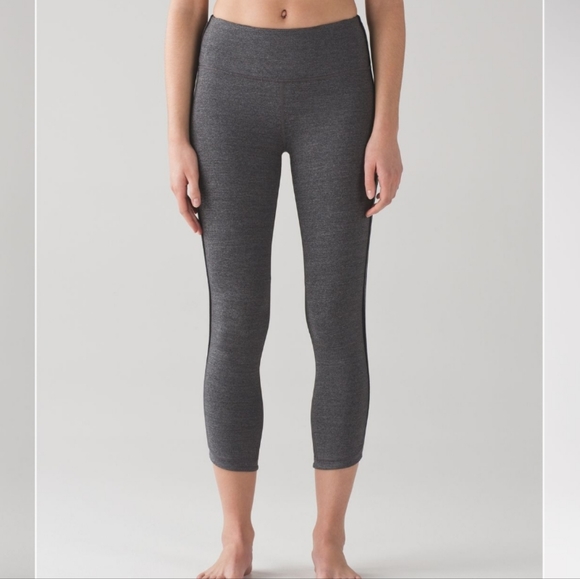 🍋Lululemon Hit It 21" Crop - Picture 3 of 13